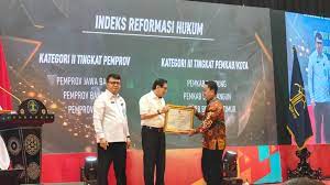 Banten Meraih Penghargaan Indeks Reformasi Hukum